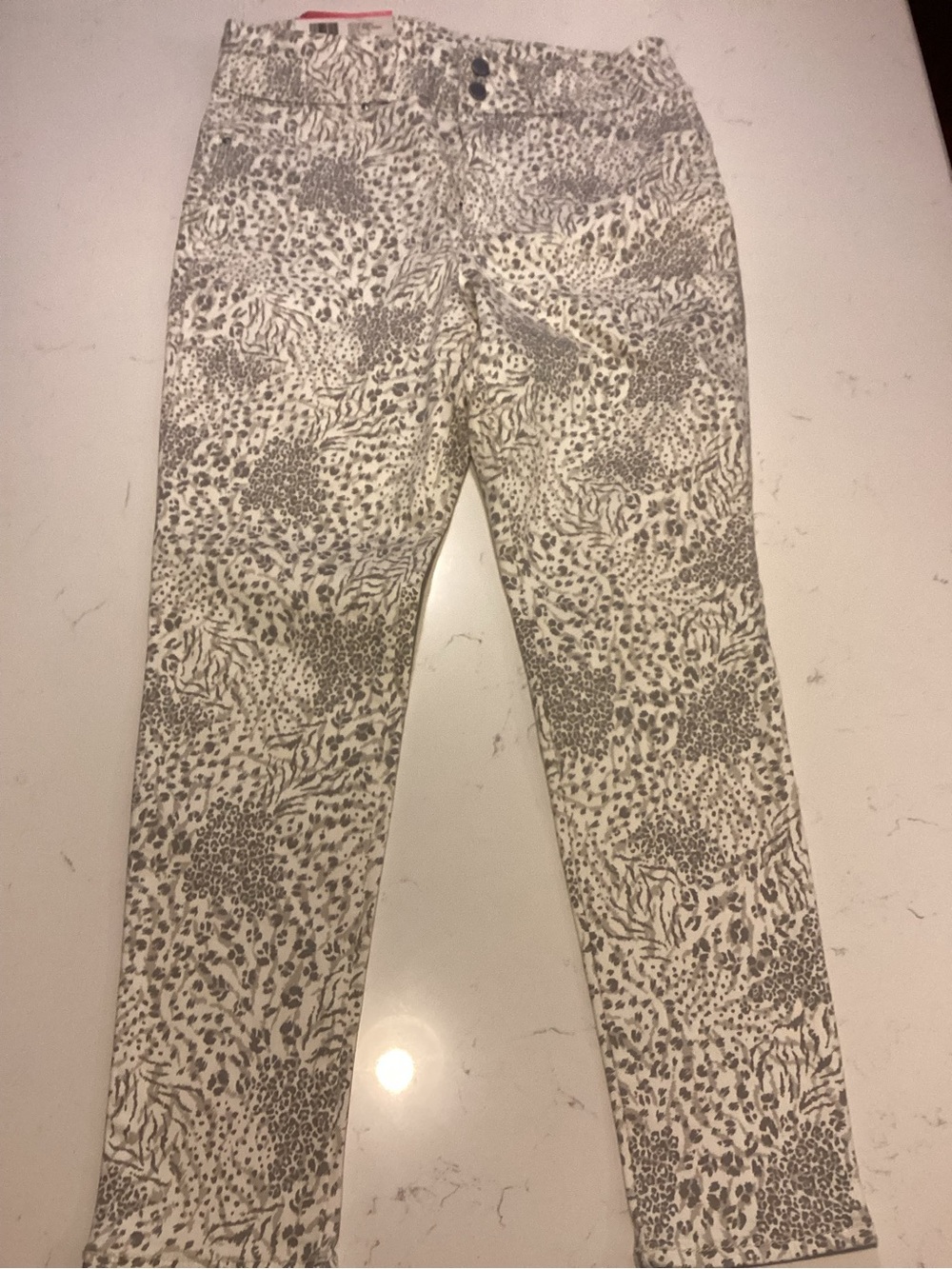 Seven7 White and Gray Animal-Print Cropped Ankle Pants